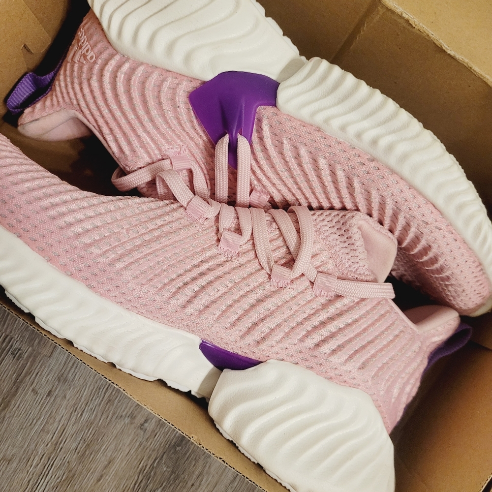 ADIDAS SHOES - Picture 6 of 6